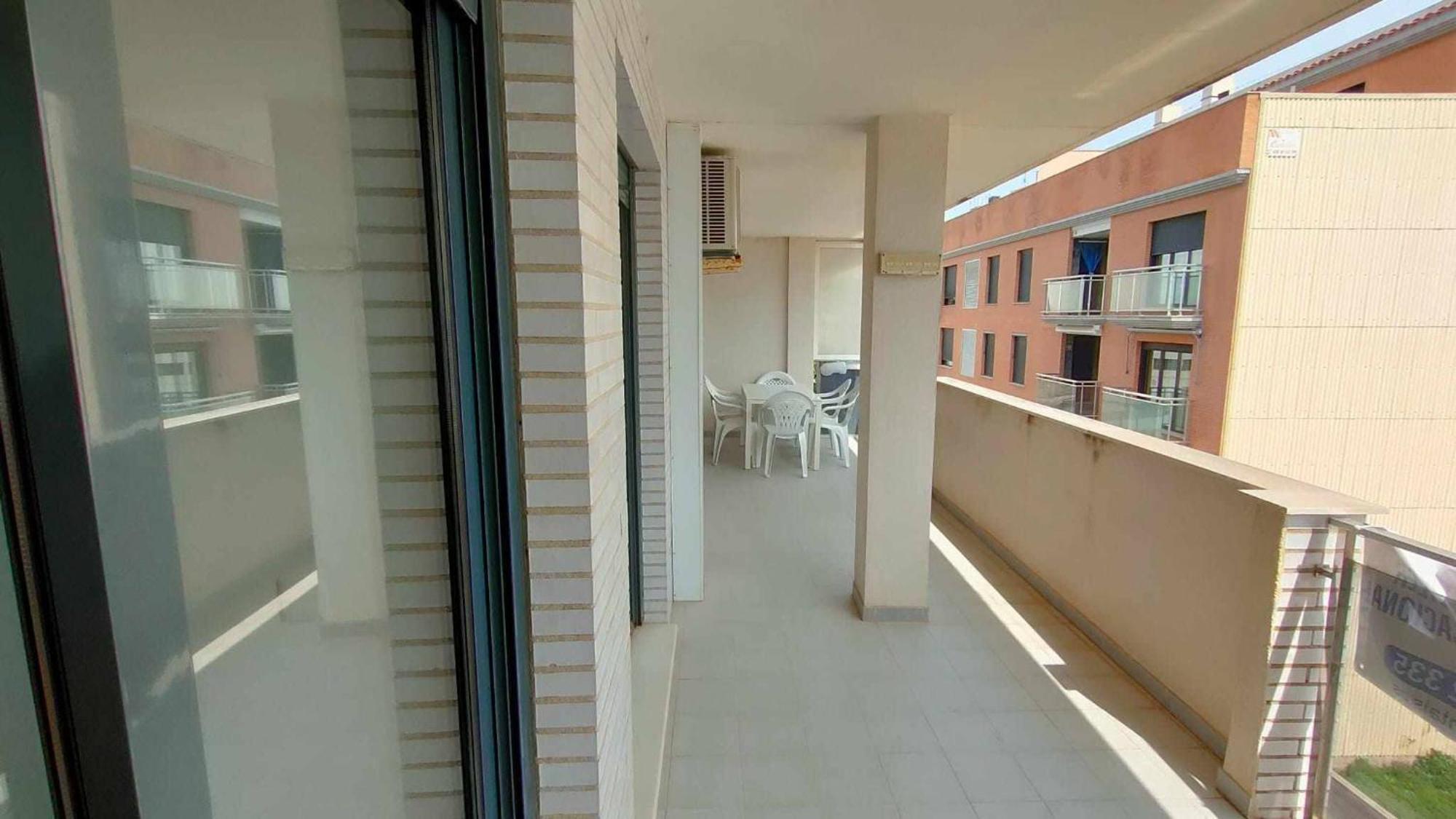 A H Garbi Con Parking Apartment *