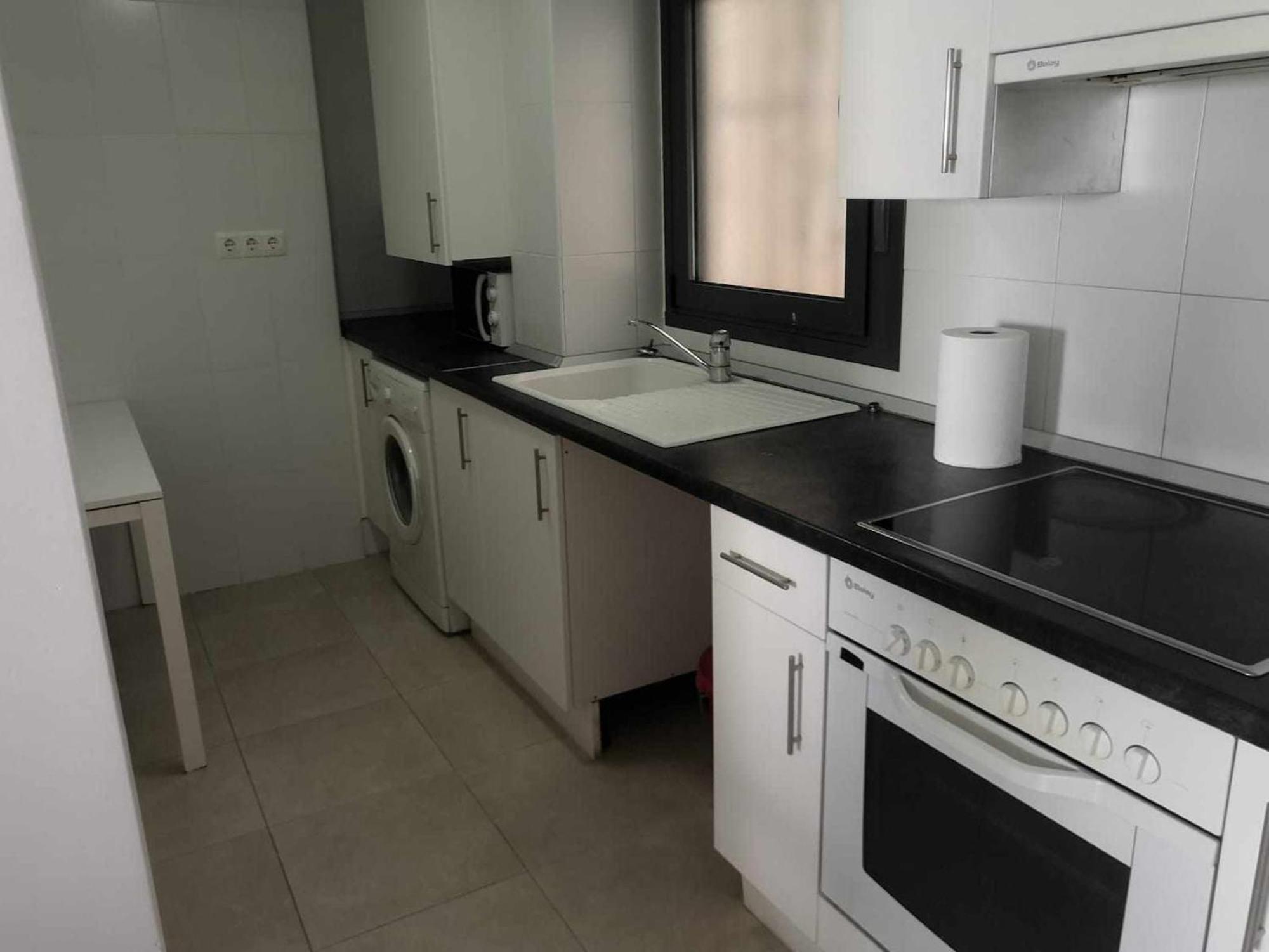 A H Garbi Con Parking Apartment